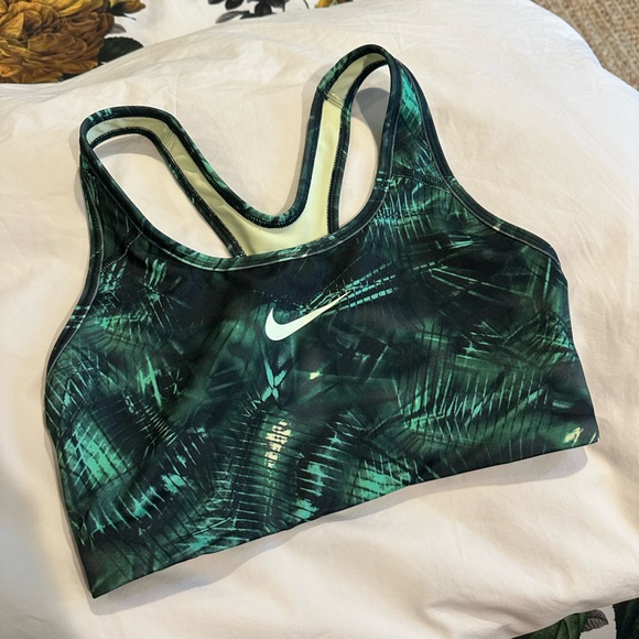 Nike Tops - Nike, size small, dri fit sports bra, jungle green